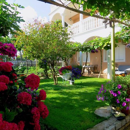 Beach Apartment Roza Biograd Oneroom - Premium Location Biograd Na Moru Exteriör bild
