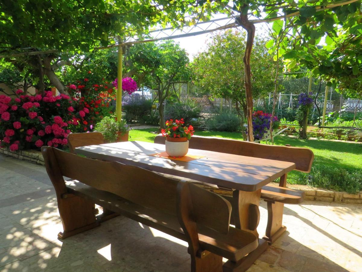 Beach Apartment Roza Biograd Oneroom - Premium Location Biograd Na Moru Exteriör bild